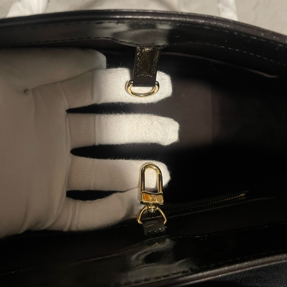 Louis Vuitton Vernis Patent Monogram - Picture 6 of 9